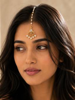 Abdesigns - Gold Plated Kundan Studded Maangtikka