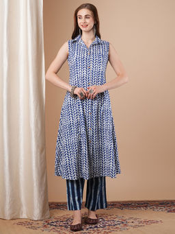 FASHOR - Blue Floral Printed A-Line Paneled Kurta with Pant (Set of 2)