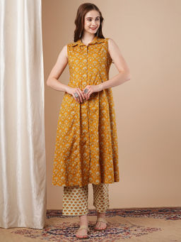 FASHOR - Mustard Floral Printed A-Line Paneled Kurta with Pant (Set of 2)