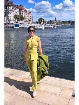 Label Iris - Bahaar In Green Chain Top with Pant