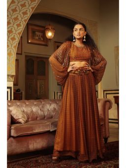 PALLAVI JAIPUR - Mustard Round Neck Embroidered Crop Top With Skirt And Belt
