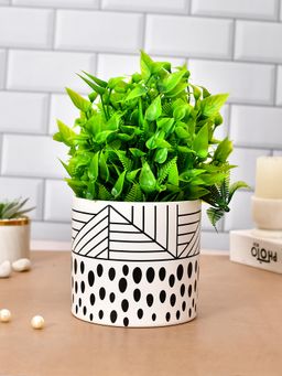 Tayhaa - Black & White Ceramic Planter