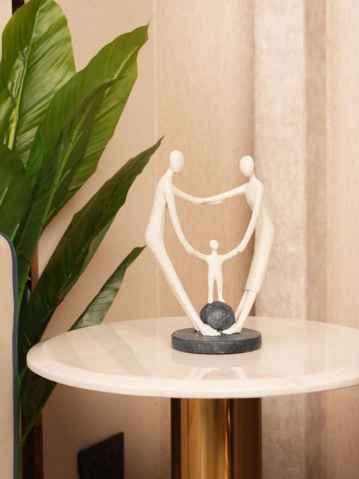 HOME 360 White The Family Circle Modern Abstract Family Statue