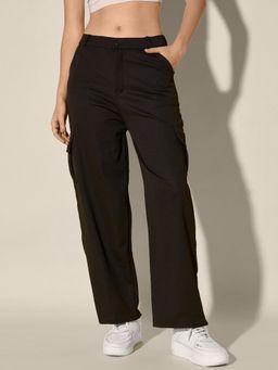 Buynewtrend - Black Straight Fit Solid Cargo Pant