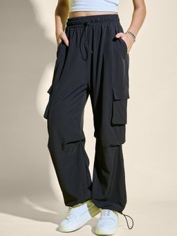 Buynewtrend - Black Women Loose Fit High Waist Cargo Pant