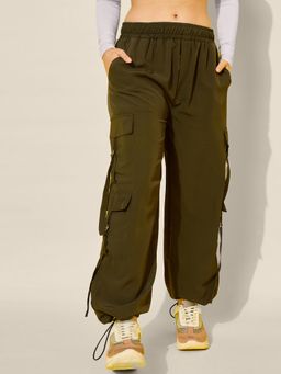 Buynewtrend - Green Polyester Relaxed Fit Elasticated Women Cargo Pant