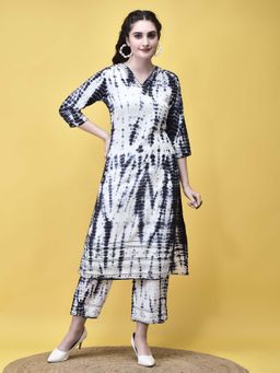 Shree - Women Liva Off White and Blue Geometric Print Kurta with Pant (Set of 2)