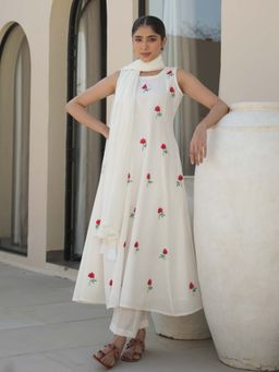 ONEWE INDIA - Sego White Cotton Floral Embroidery Kurta and Pant with Dupatta (Set of 3)