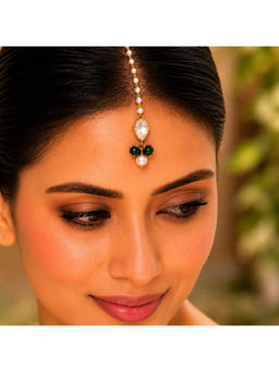 Ruby Raang Studio - Kundan Teardrop Maang Tikka with Emerald Green Bead Drops and Pearl Chain