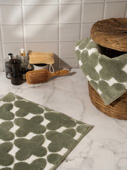 RALIA HOMES - The Clover Suit Geometric Anti Skid Green Bath Mat