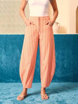 PURVAJA - Peach Barrel Fit Full Lenght Pleanted Printed Trouser