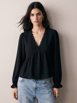 Outzidr - Black Scallop Laced V Neck Flowy Top