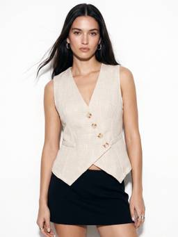 Outzidr - Off White V Notch Textured Vest Top