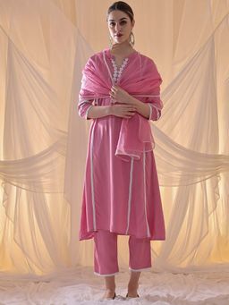 STYLEBAAZI - Women Embroidered Pink Pakistani Style Kurta with Pant and Dupatta (Set of 3)