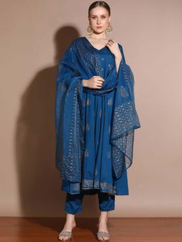 STYLEBAAZI - Floral Printed Viscose Rayon Thread Work Kurta With Pant andDupatta (Set of 3)