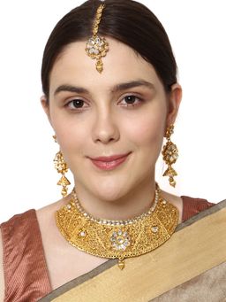 Anika's Creations - Anika's Creation Elegant Kundan Studded Chokar Set With Maang Tikka For Woman