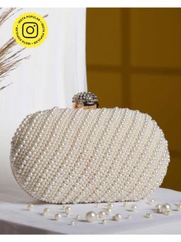 HOUSE OF WEBHIN - Pearl Bloom Oval White Clutch
