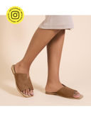 Tan color option, Currently selected
