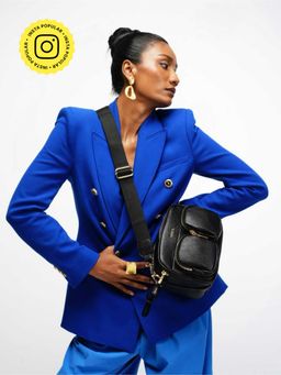 THESTO - Functional Multi Pocketed Sling Black (M)