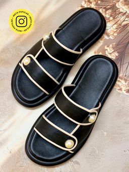 Toprico - Cushiony Black Strappy Flat