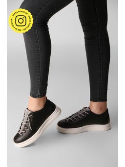 Zori World - Athena Embellished Black Sneakers