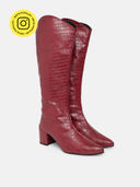 Maroon color option, Currently selected