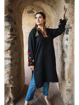 URZUV - Classic Black Pheran