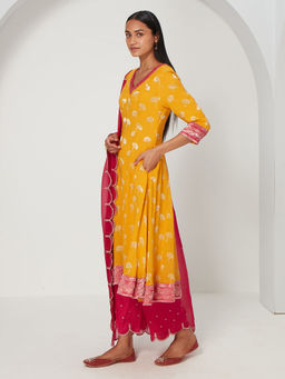 Ancestry - Kaashi Yellow V-Neck Anarkali Kurta