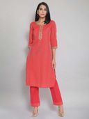 Red color option, Sold out, Currently selected