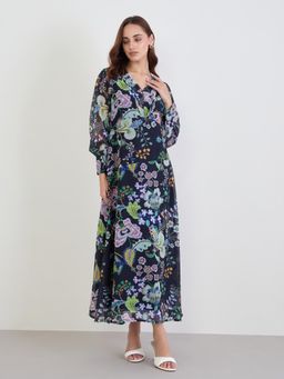 Styli - Women V-Neck Floral Cuffed Sleeves Fit And Flare Dress - Black