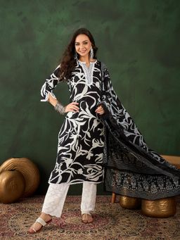 Vastramyaa - Black Printed Kurta with Pant and Dupatta (Set of 3)