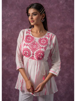 Juniper - Women Pink Cotton Thread and Mirror Work Tunic