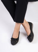 Black color option, Currently selected