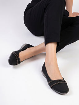 Dollphin - Women Black Textured Ballerina with Glitter Strap Detail Dfg-2510