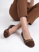 Brown color option, Currently selected