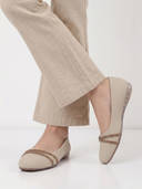Cream color option, Currently selected