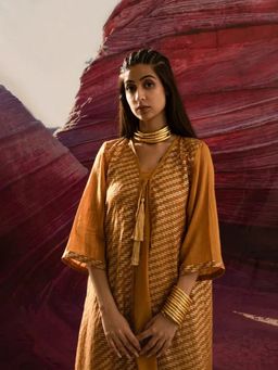 Banana Labs - Arum Shock Mustard Zari Shrug