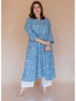 The Indian Ethnic Co. - Aashi Indigo Ajrakh Cotton Jhabbha Kali Kurta