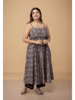 The Indian Ethnic Co. - Sanah Charcoal Kalamkari Cotton Kali Kurta