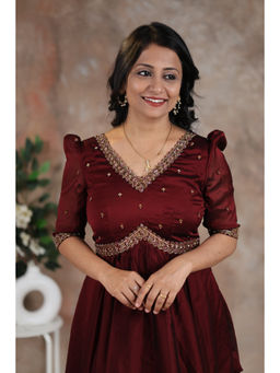 Fiorebymalar - Women Maroon Yamini Layered Gown