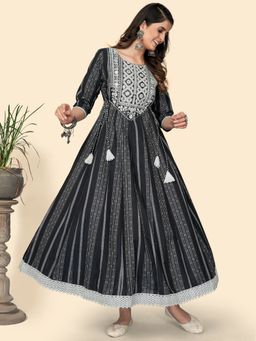 Vbuyz - Print & Embroidered Anarkali Cotton Black Stitched Kurta