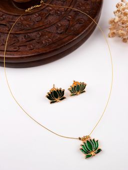 STILEADDA - Minimal Green Lotus Motif Necklace Set