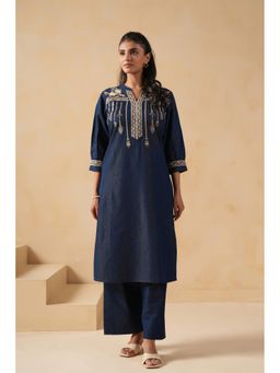 SAVI - Women Blue Embroidered Straight Kurta