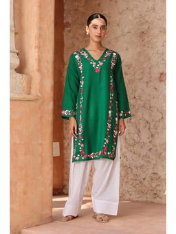 HOUSE OF KARI - Women Green Embroidered Straight Kurta