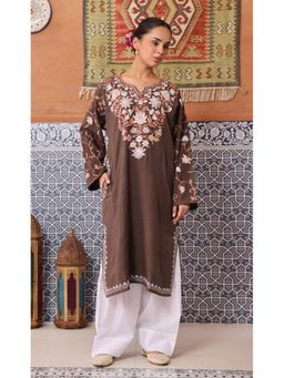HOUSE OF KARI - Women Beige Embroidered Straight Kurta