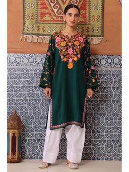 HOUSE OF KARI - Women Green Embroidered Straight Kurta