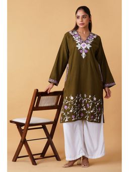 HOUSE OF KARI - Women Green Embroidered Straight Kurta