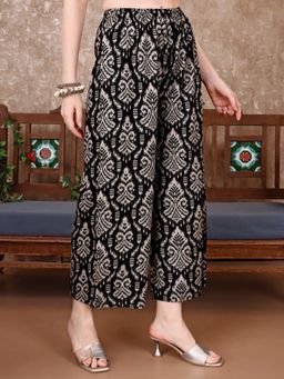 BERRYLICIOUS - Black
                  Embroidered and Ikat Printed Co-Ord Set - 4