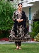 Black color option, Currently selected