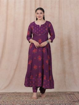 ARAMYA - Women Mauve Viscose Round Neck Floral Printed Kurta with Pant